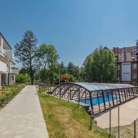 Apartamenty Sun & Snow Baltic Garden Z Basenem I Placem Zabaw Штутово Экстерьер фото